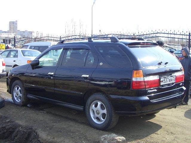 1999 Nissan R~nessa