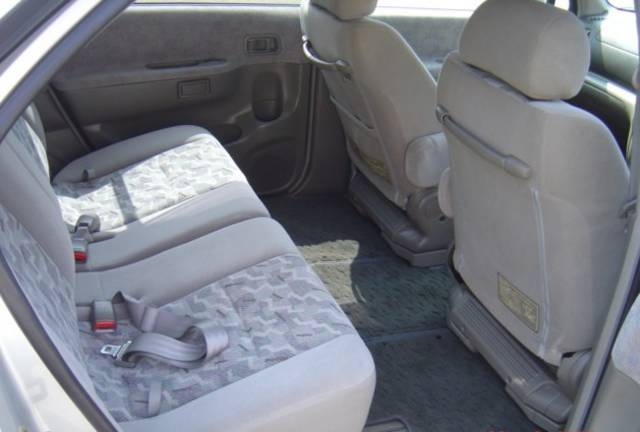 1999 Nissan R~nessa