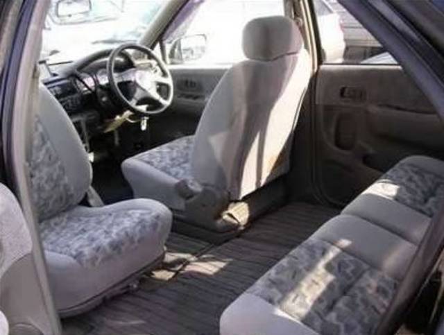 1999 Nissan R~nessa