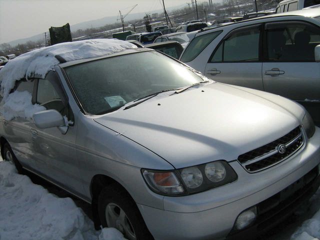 1999 Nissan R~nessa