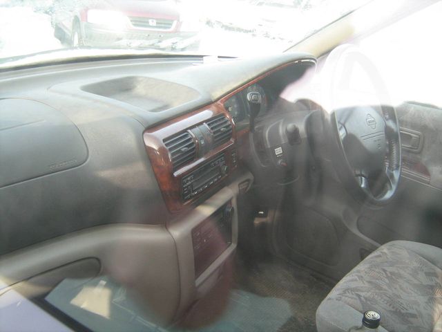 1999 Nissan R~nessa