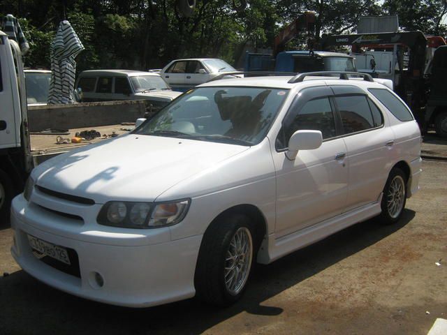 1999 Nissan R~nessa