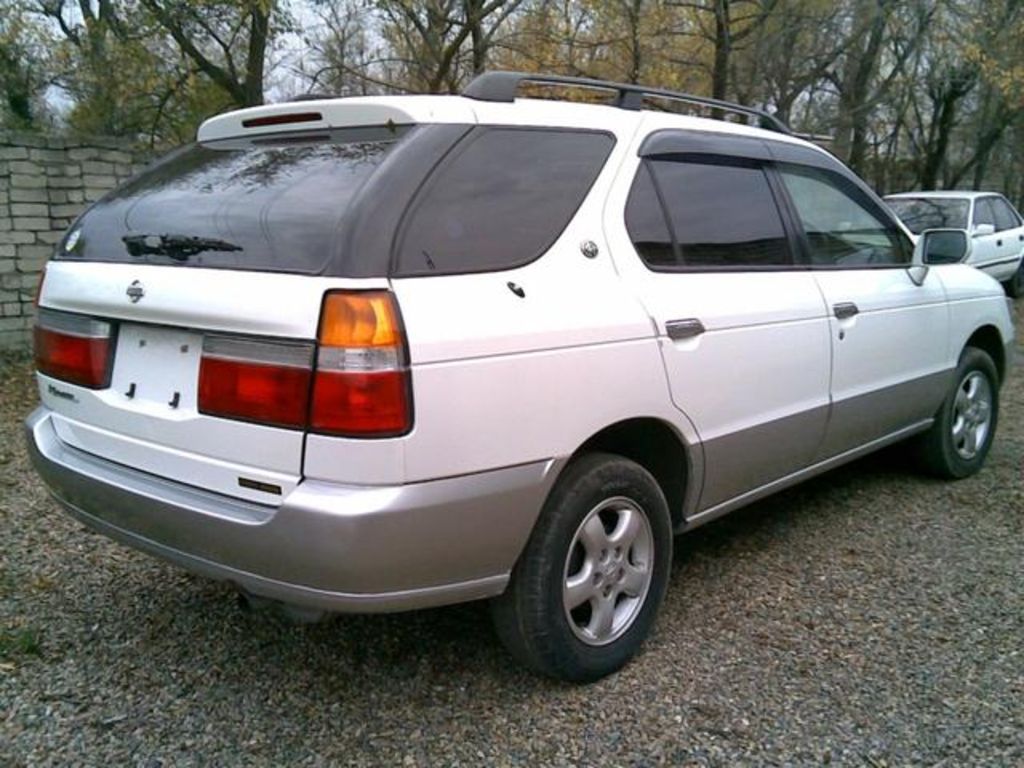 1999 Nissan R~nessa