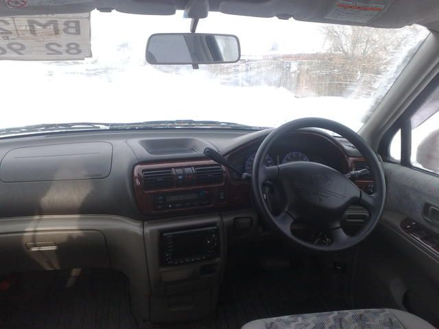1999 Nissan R~nessa