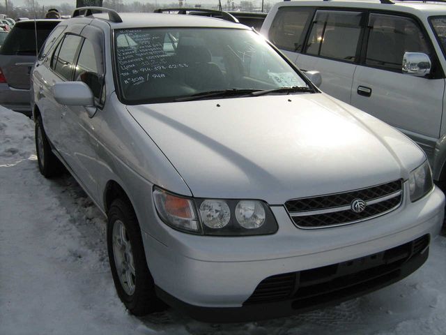 1999 Nissan R~nessa