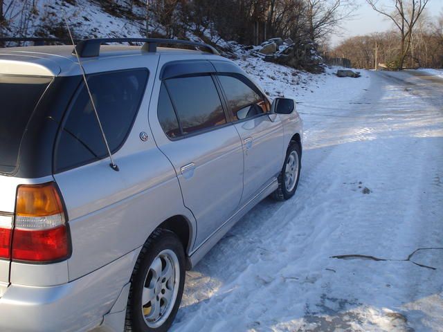 1999 Nissan R~nessa