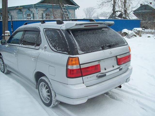 1999 Nissan R~nessa