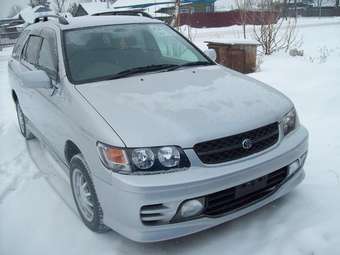 Nissan R~nessa