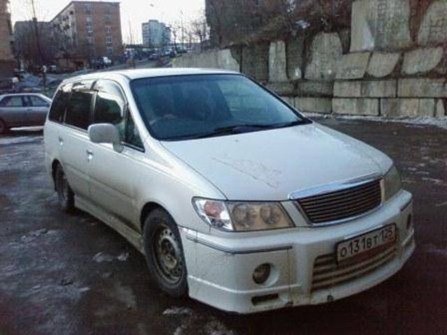 1999 Nissan R~nessa