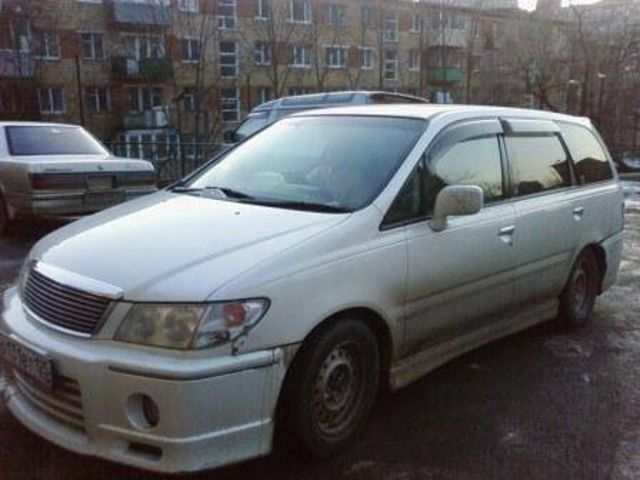 1999 Nissan R~nessa
