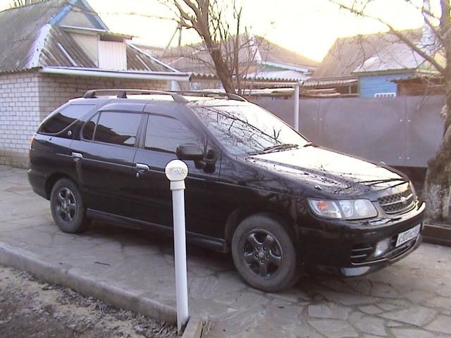 1999 Nissan R~nessa