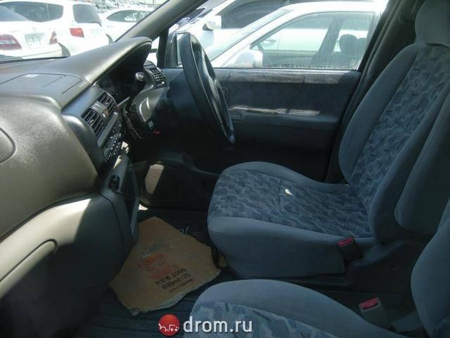 1999 Nissan R~nessa