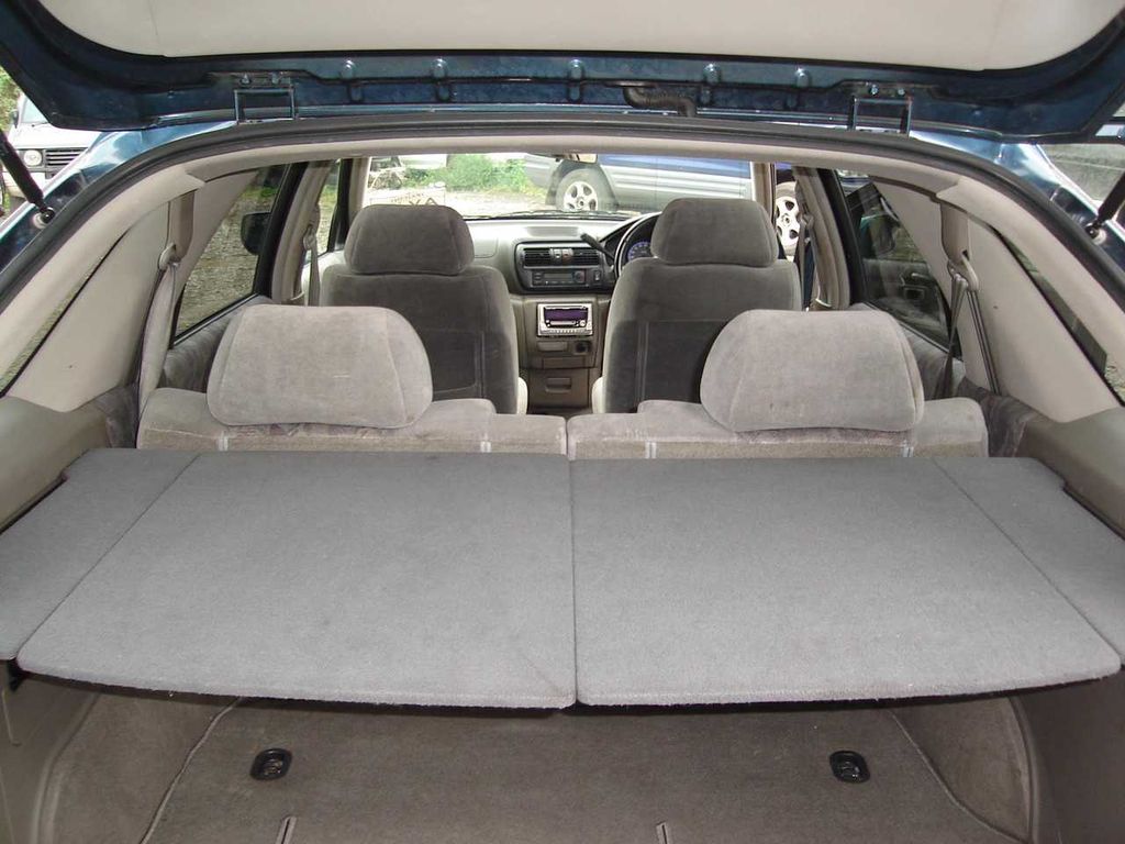1999 Nissan R~nessa