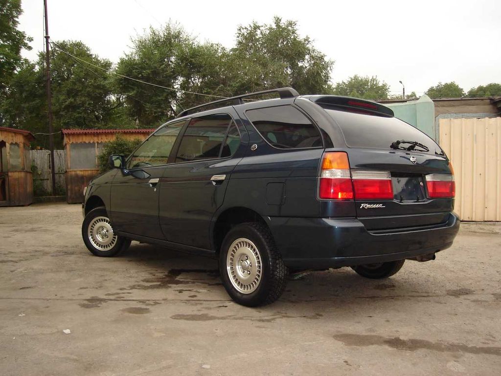 1999 Nissan R~nessa