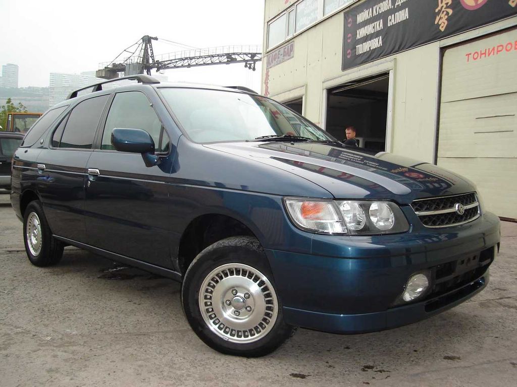 1999 Nissan R~nessa