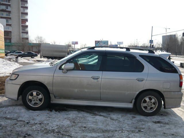 1999 Nissan R~nessa