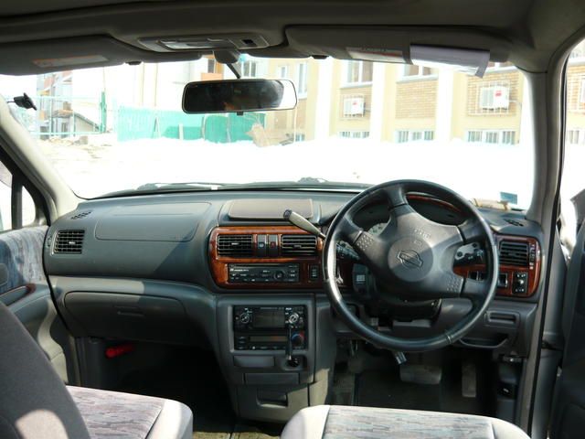 1999 Nissan R~nessa