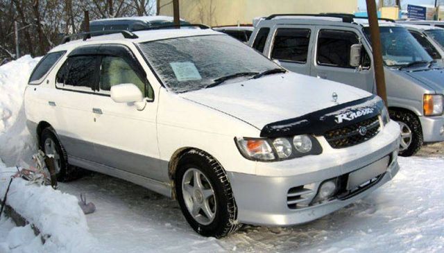 1999 Nissan R~nessa