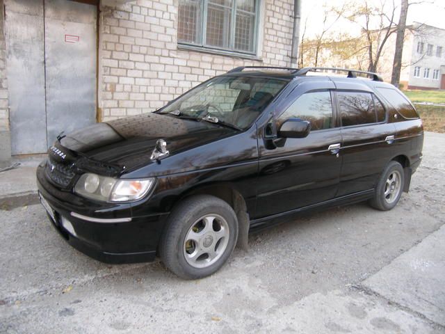 1999 Nissan R~nessa