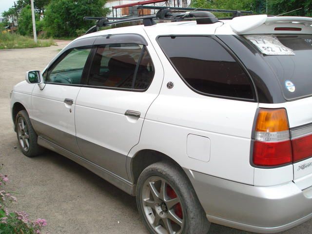 1999 Nissan R~nessa