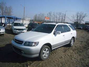 1999 Nissan R~nessa