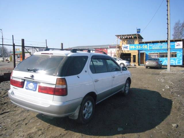 1999 Nissan R~nessa