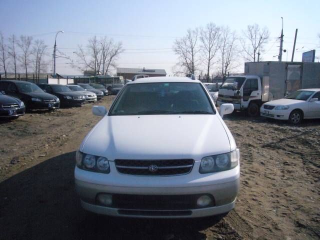 1999 Nissan R~nessa