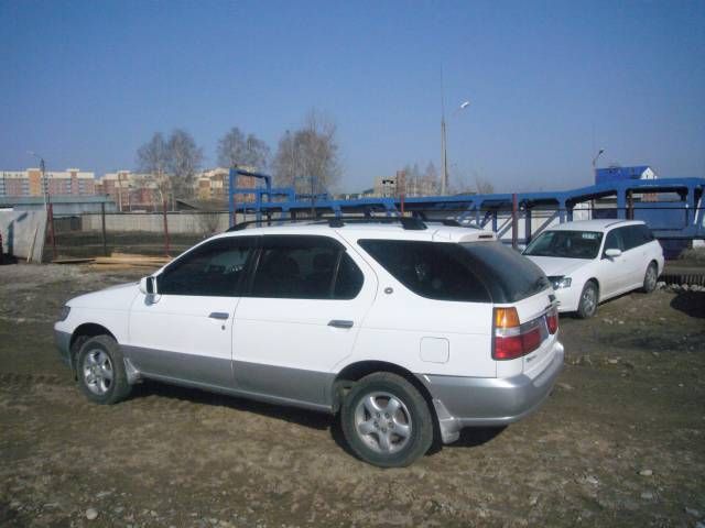 1999 Nissan R~nessa