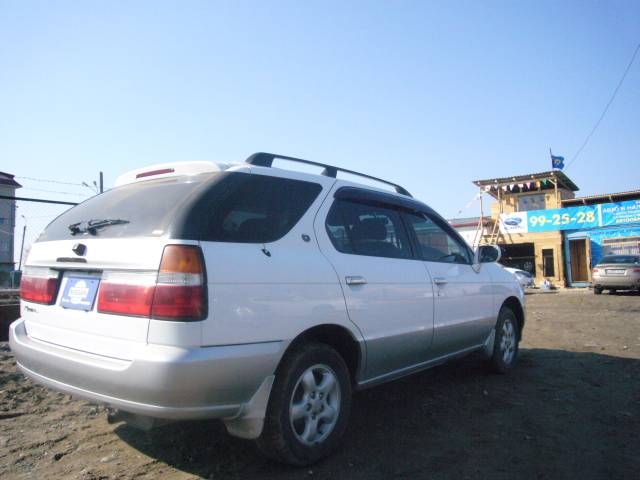 1999 Nissan R~nessa