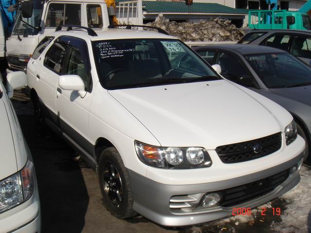 1999 Nissan R~nessa Photos