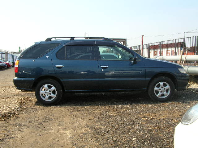 1999 Nissan R~nessa For Sale