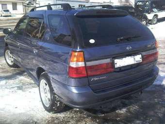 1999 Nissan R~nessa Pictures