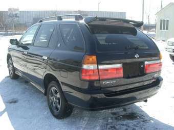 1999 Nissan R~nessa Pictures