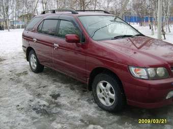 1999 Nissan R~nessa Photos