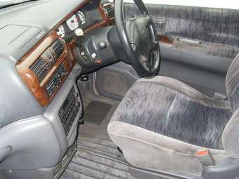 1999 Nissan R~nessa Pictures