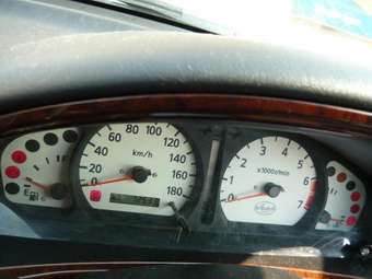 1999 Nissan R~nessa Photos