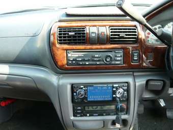 1999 Nissan R~nessa Photos