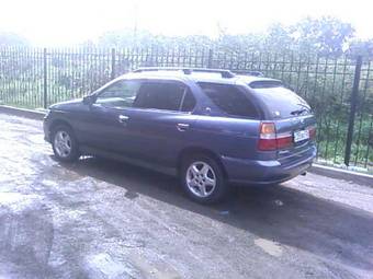 1999 Nissan R~nessa Photos