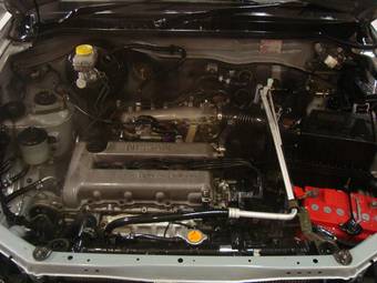 1999 Nissan R~nessa Pictures