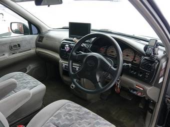 1999 Nissan R~nessa Photos