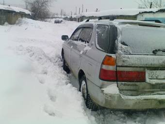 1999 Nissan R~nessa Pictures