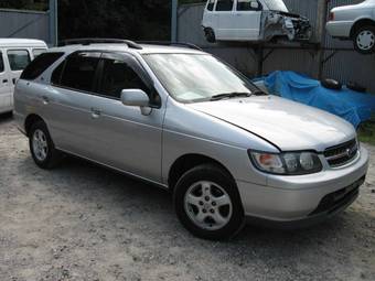 1999 Nissan R~nessa Pictures