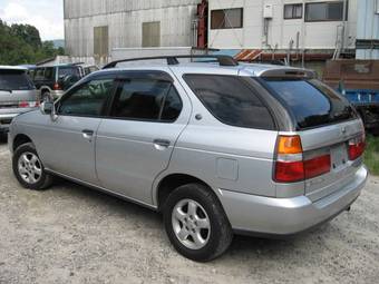 1999 Nissan R~nessa Pictures