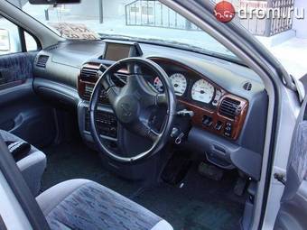 1999 Nissan R~nessa Photos