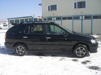 1999 Nissan R~nessa Pictures