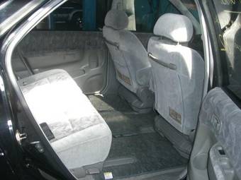 1999 Nissan R~nessa Pictures