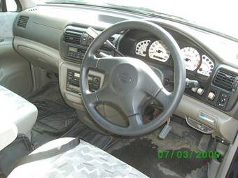 1999 Nissan R~nessa Photos