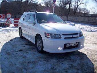 1999 Nissan R~nessa Pictures