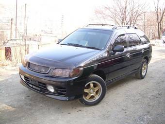 1999 Nissan R~nessa Photos