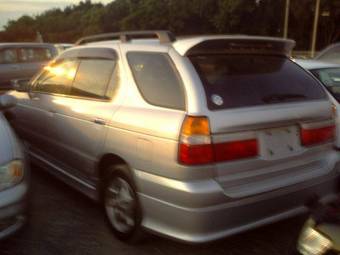 1999 Nissan R~nessa Photos